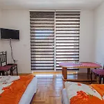 Stanisic 아파트 *
